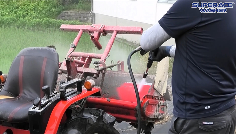農業用トラクター等の洗浄
