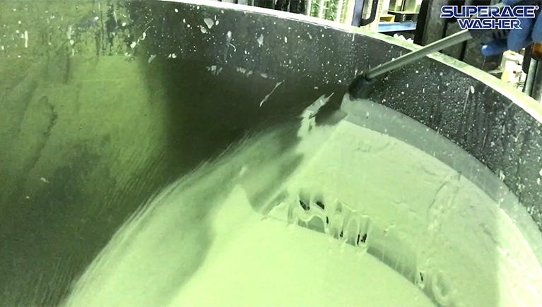 塗装製造タンクの洗浄