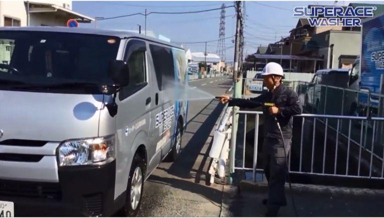 洗車のついでに車内温度を計ってみた!