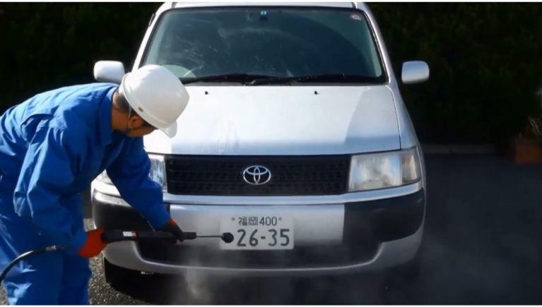 車についた虫を綺麗にしてみました。