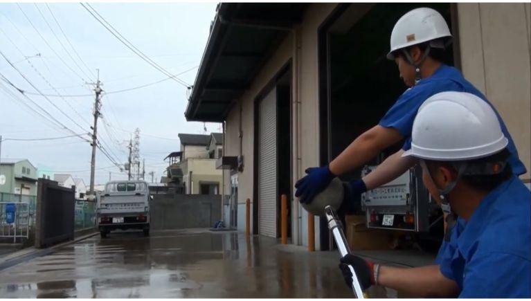 散水機でサッカーボールを飛ばせるか！？